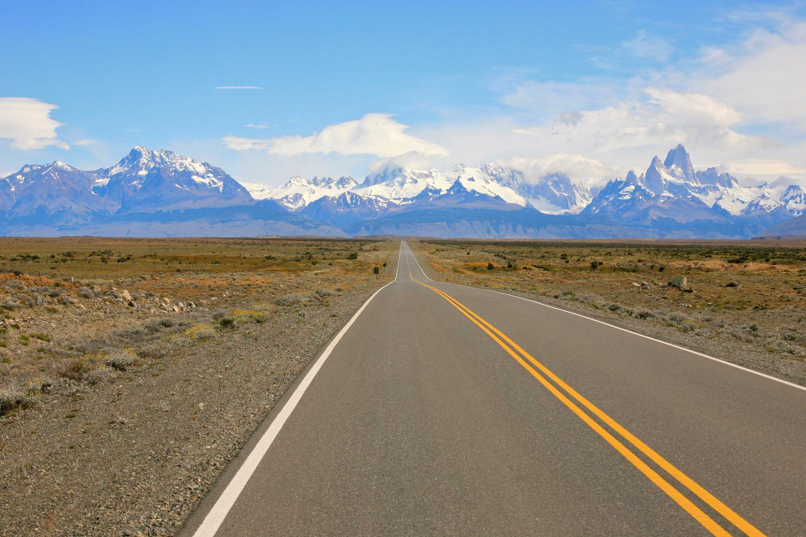 Estrada para El Chaltén com o monte Fitz Roy ao fundo