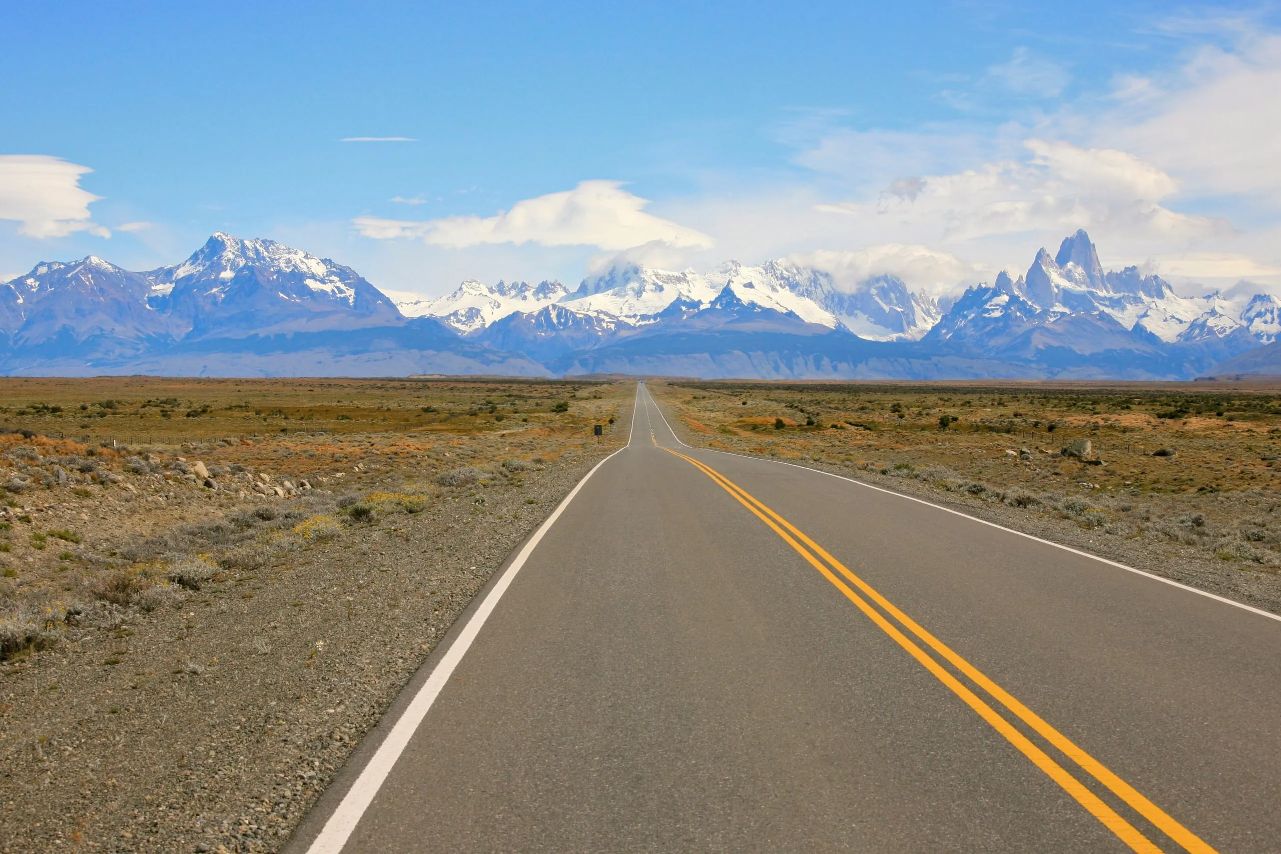 Estrada para El Chaltén com o monte Fitz Roy ao fundo