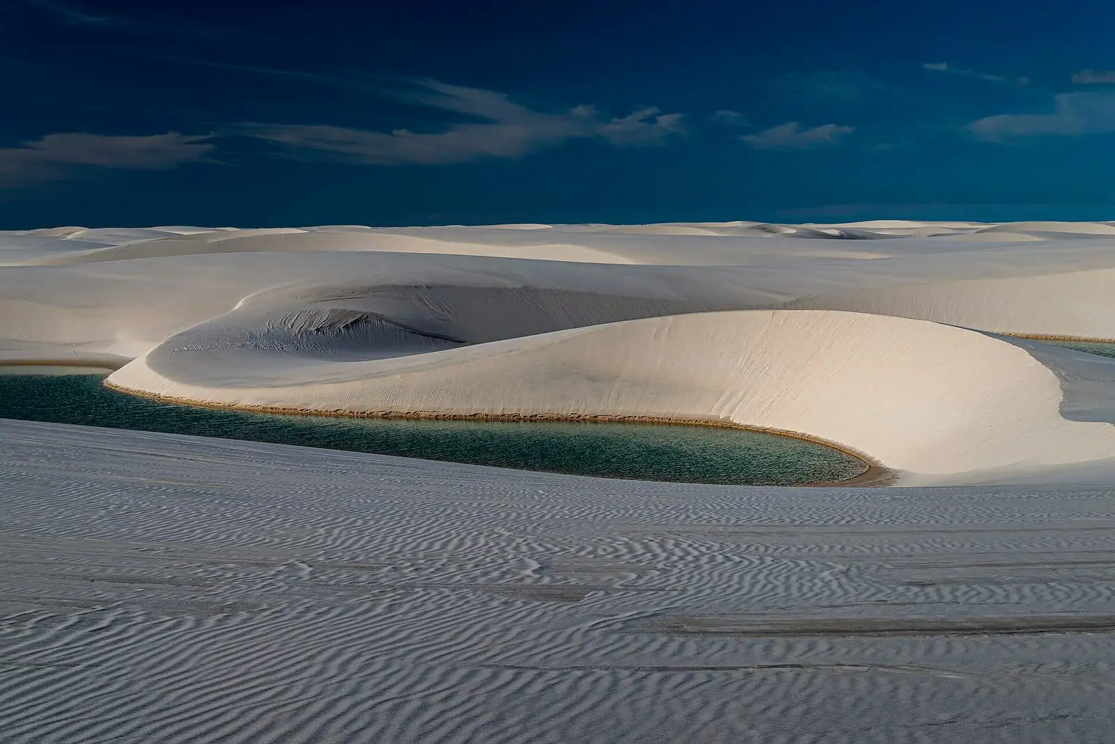 Lagoa entre as dunas do Parque Nacional dos Lençóis Maranhenses